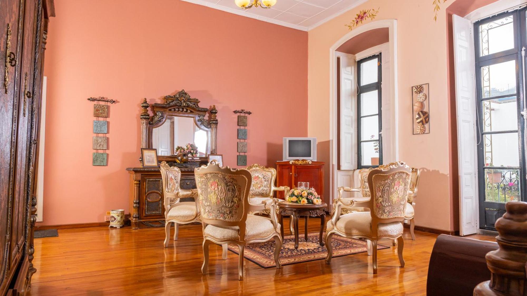 Отель Casa Colonial Кито Экстерьер фото