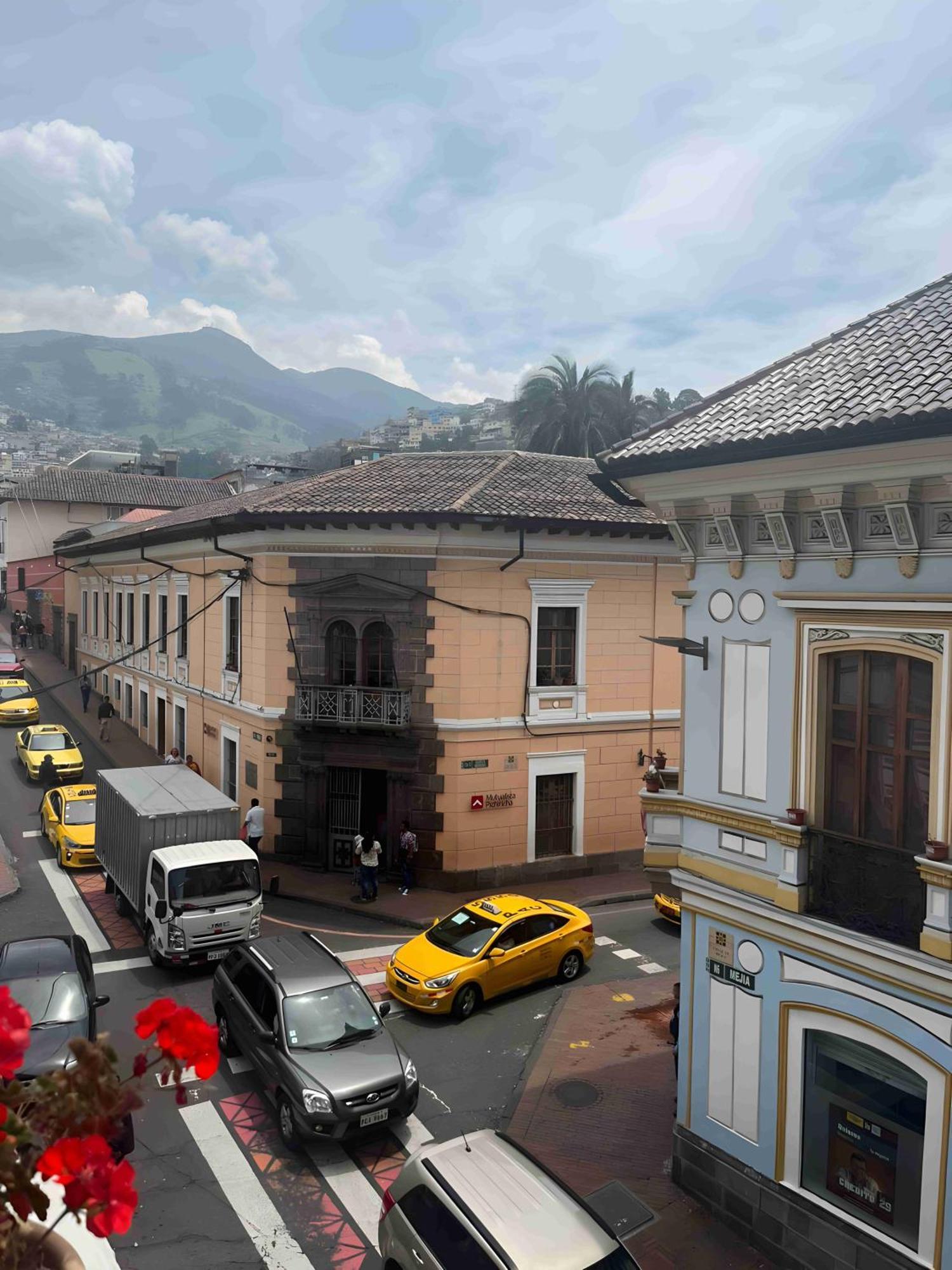 Отель Casa Colonial Кито Экстерьер фото